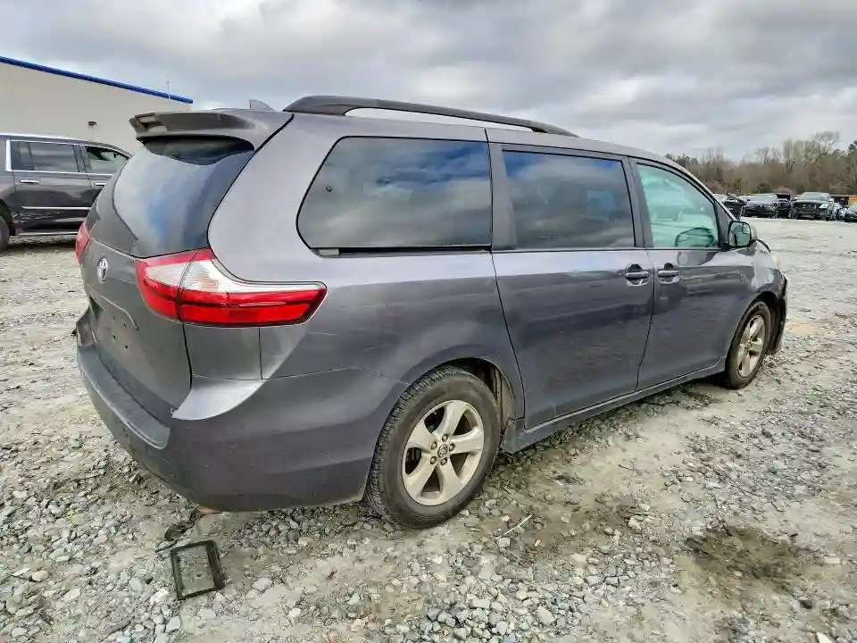 5TDKZ3DC5JS951426 2018 TOYOTA SIENNA-2