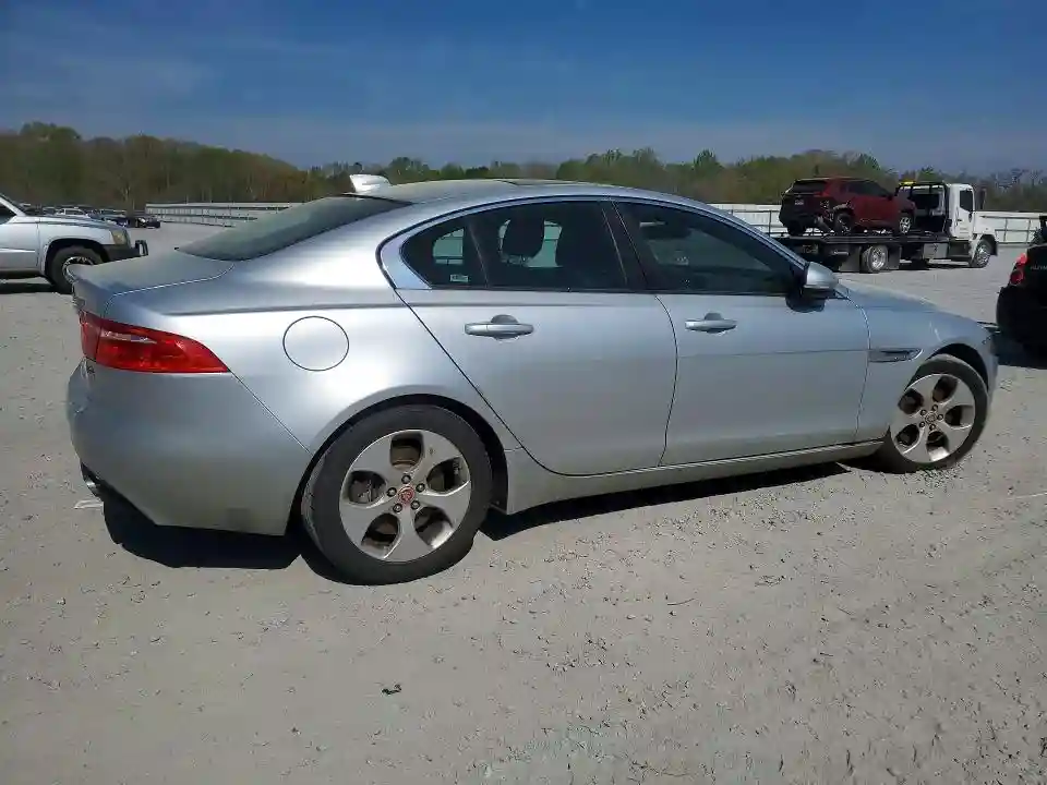 SAJAS4FX4JCP20235 2018 JAGUAR XE-2