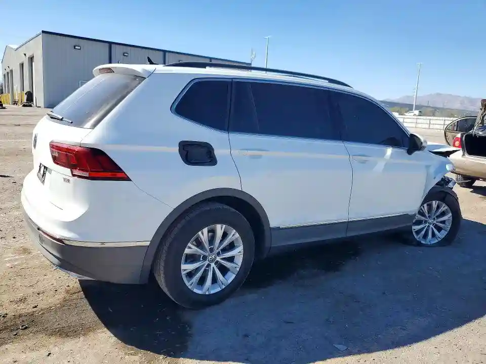 3VV3B7AX1JM169410 2018 VOLKSWAGEN TIGUAN-2