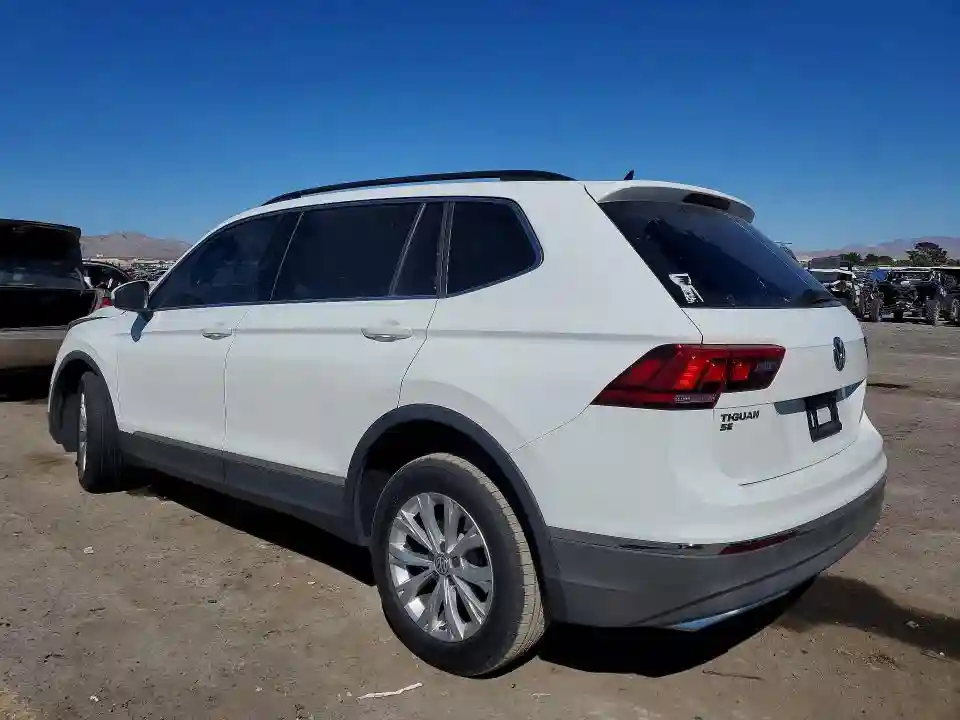 3VV3B7AX1JM169410 2018 VOLKSWAGEN TIGUAN-1