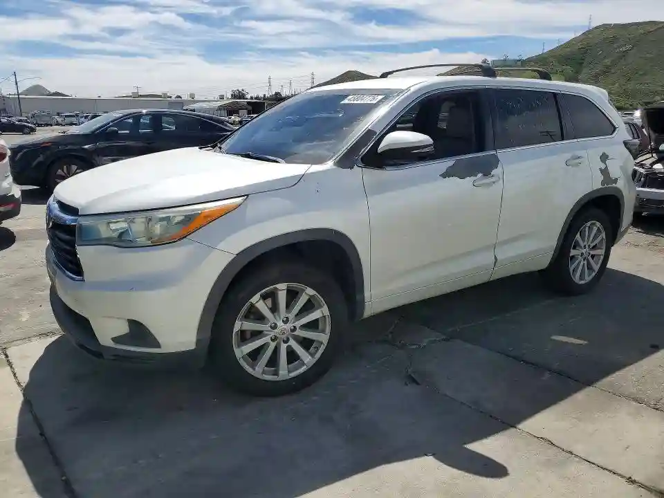 5TDZARFH8FS016698 2015 TOYOTA HIGHLANDER-0