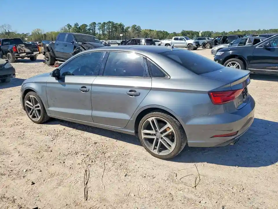 WAUAUGFF0H1031653 2017 AUDI A3-1