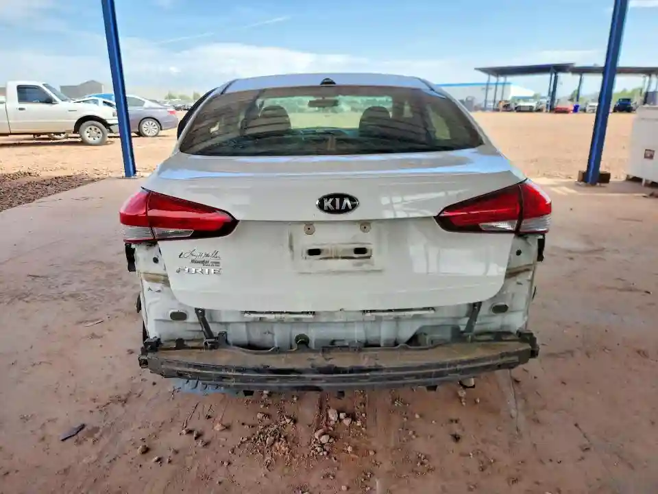 3KPFK4A79HE047134 2017 KIA FORTE-5