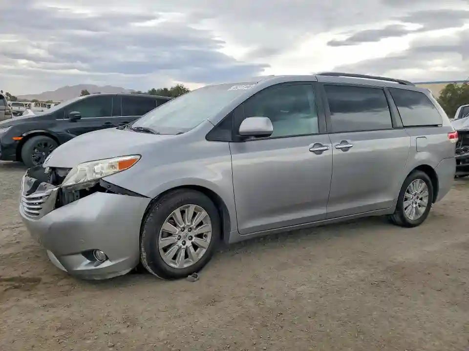 5TDYK3DC8BS061485 2011 TOYOTA SIENNA-0