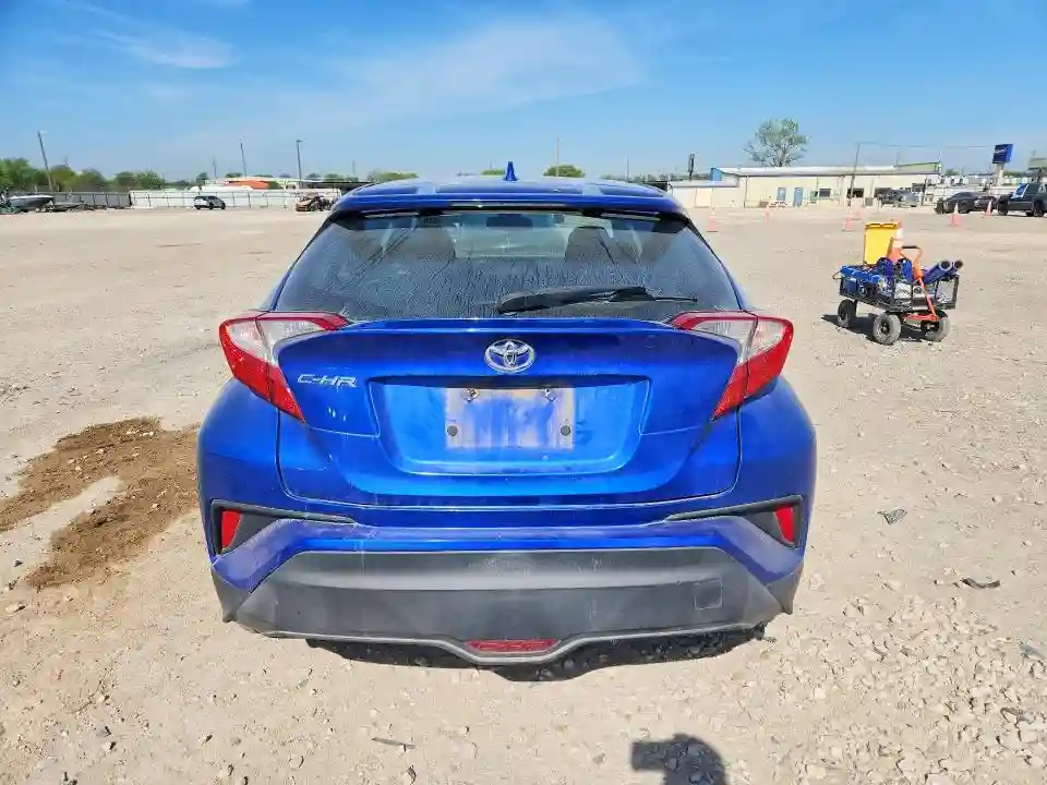 NMTKHMBX2JR048986 2018 TOYOTA C-HR-5