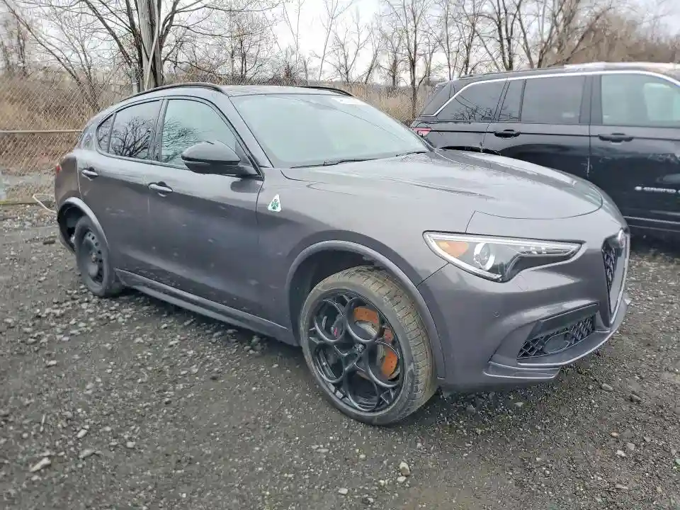 ZASPAKEV8P7D67930 2023 ALFA ROMEO STELVIO-3