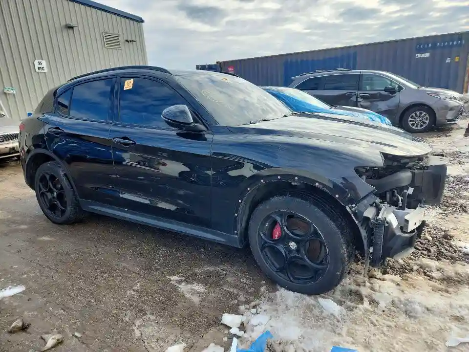 ZASFAKPN2J7B85172 2018 ALFA ROMEO STELVIO-3