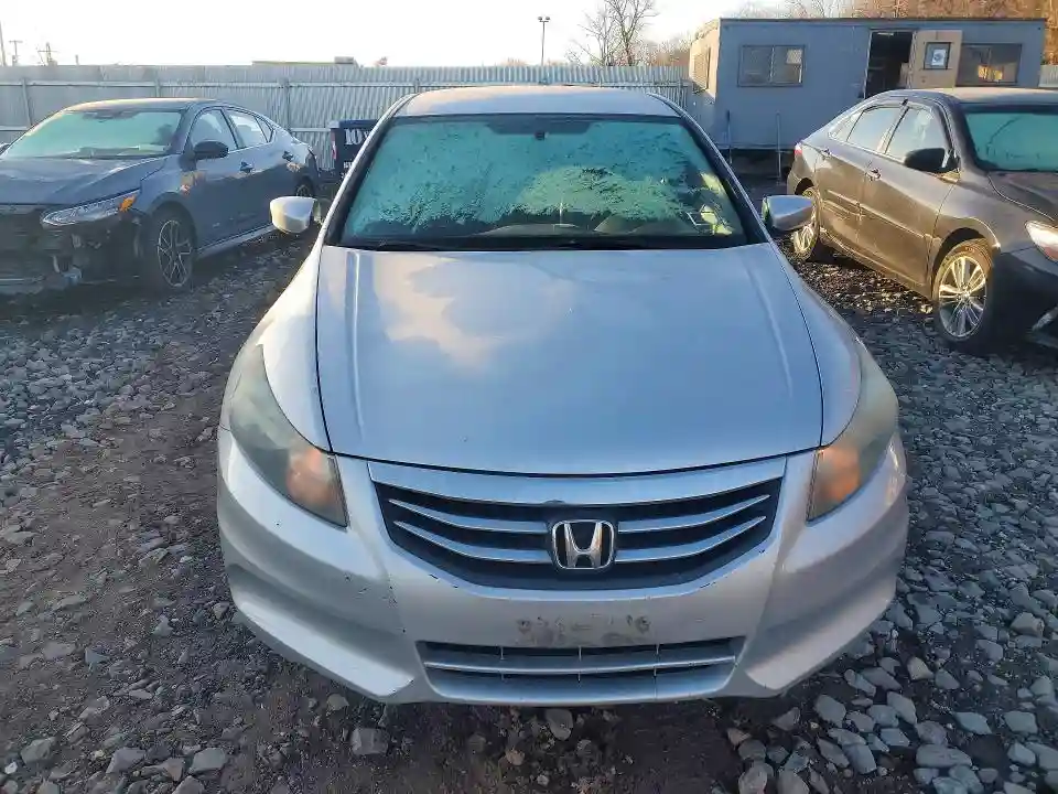1HGCP2F61CA152532 2012 HONDA ACCORD-4