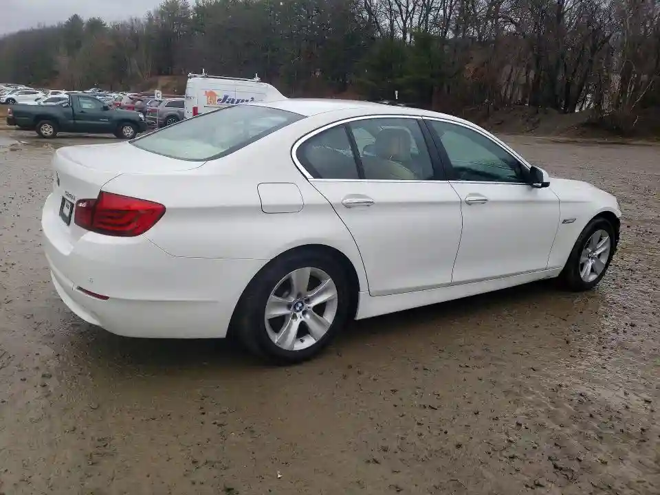 WBAXH5C56DDW13361 2013 BMW 5 SERIES-2