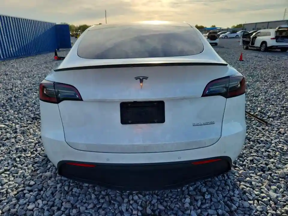 7SAYGDEF8NF326952 2022 TESLA MODEL Y-5