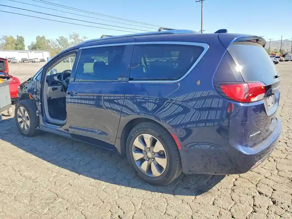 2C4RC1N72JR236599 2018 CHRYSLER PACIFICA-1