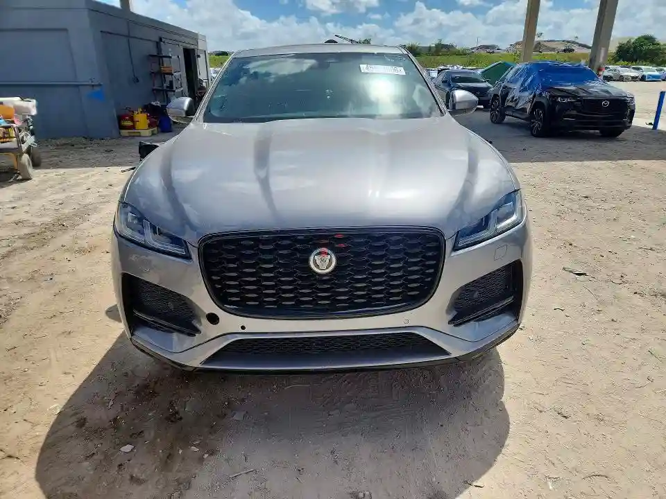 SADCJ2EX3NA699447 2022 JAGUAR F-PACE-4