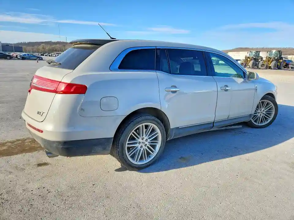 2LMHJ5AT9KBL04001 2019 LINCOLN MKT-2