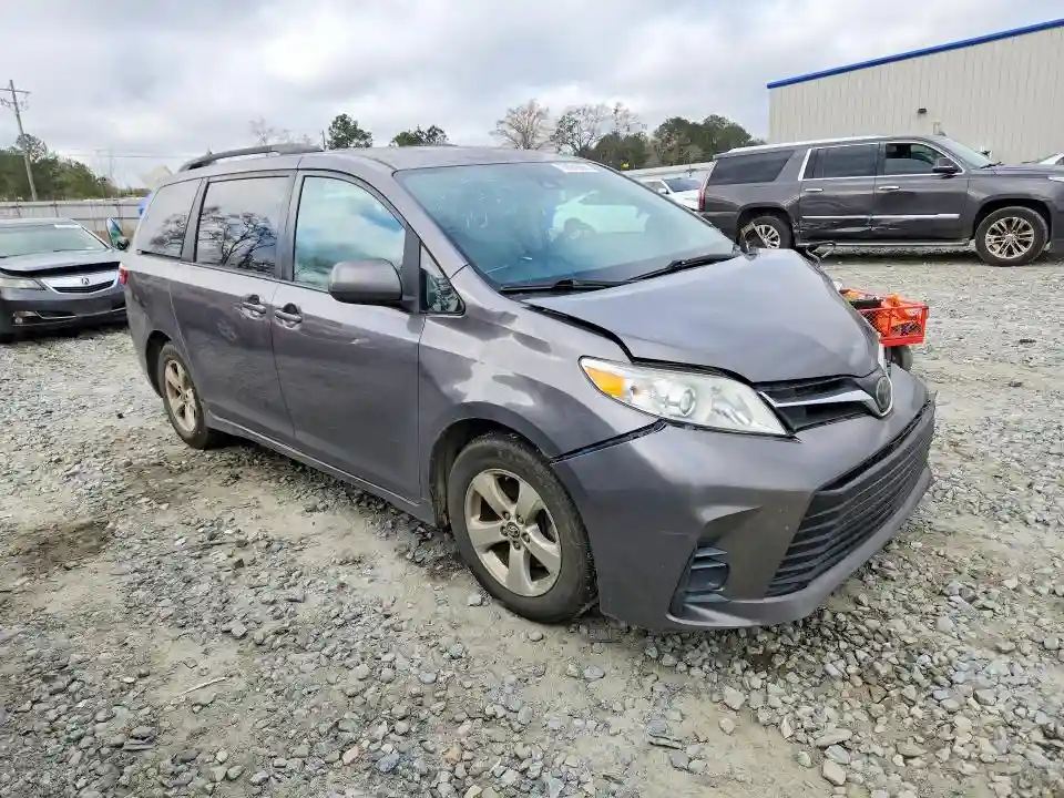 5TDKZ3DC5JS951426 2018 TOYOTA SIENNA-3