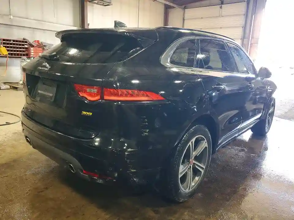 SADCX2GX6LA644161 2020 JAGUAR F-PACE-2