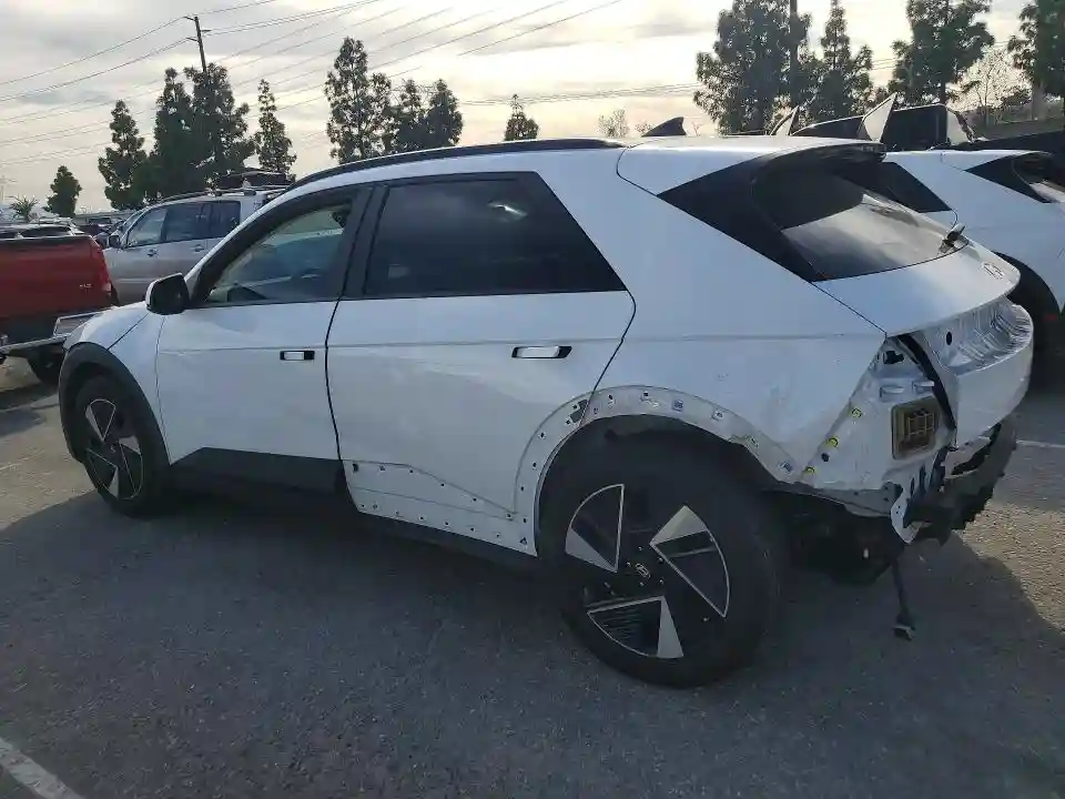 7YAKN4DA0SY014658 2025 HYUNDAI IONIQ-1