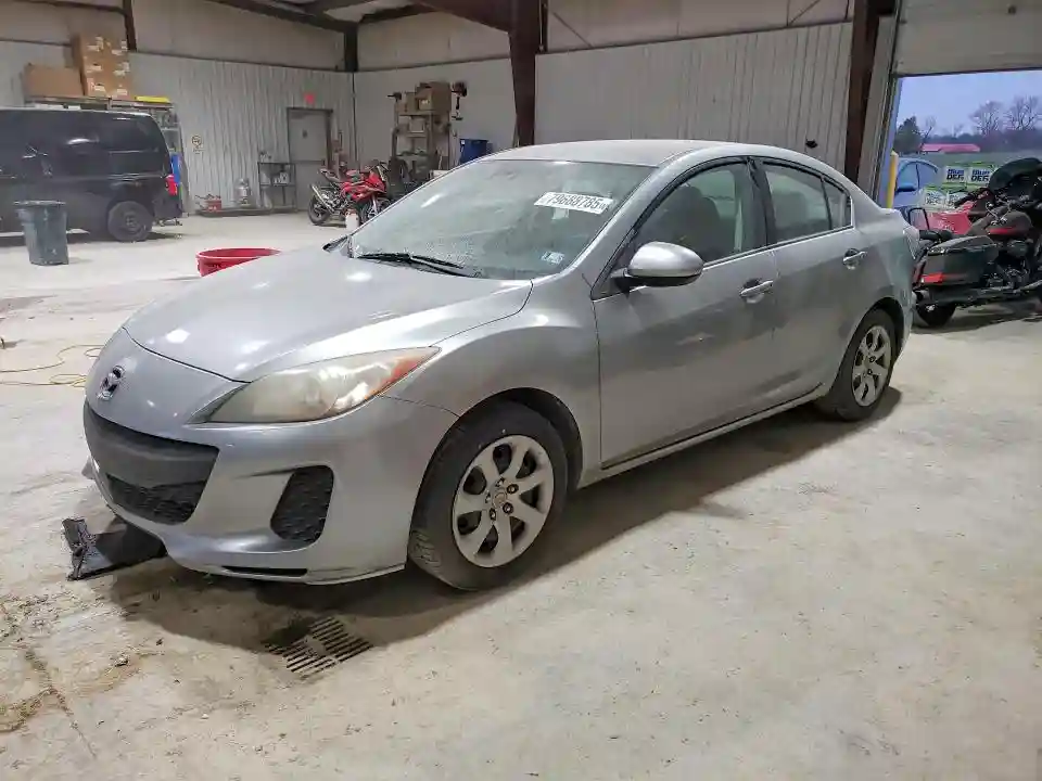 JM1BL1TG2D1822412 2013 MAZDA 3-0