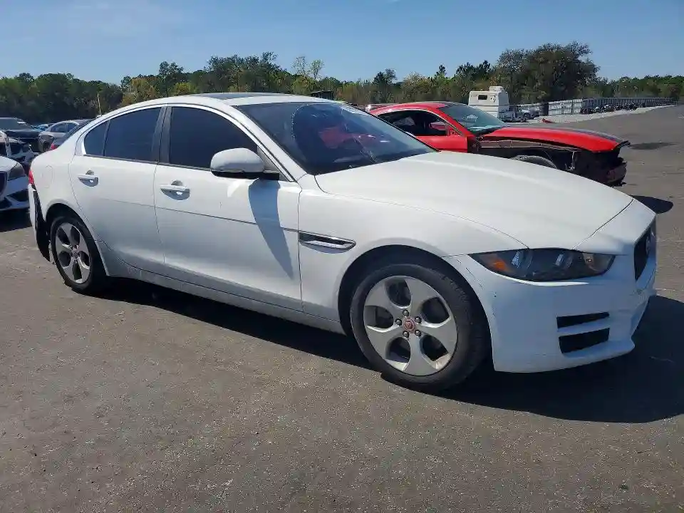 SAJAR4FX3JCP23767 2018 JAGUAR XE-3