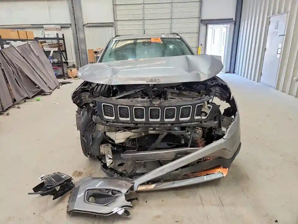 3C4NJDCB3MT520127 2021 JEEP COMPASS-4