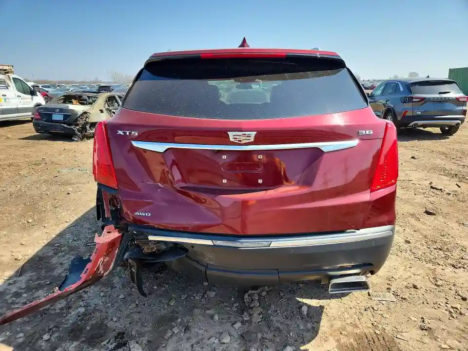 1GYKNDRS6HZ188014 2017 CADILLAC XT5-5