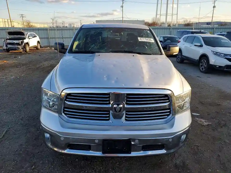 1C6RR7LG9JS222323 2018 RAM 1500-4