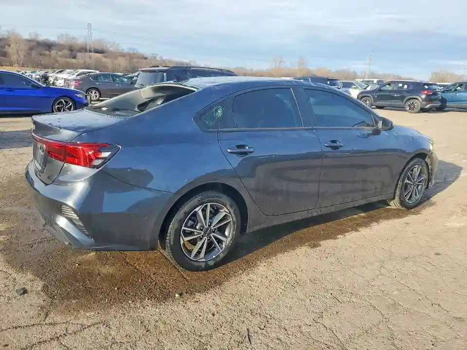 3KPF24AD2NE448543 2022 KIA FORTE-2