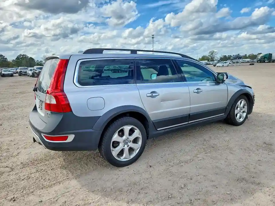YV4902BZ2B1105907 2011 VOLVO XC70-2