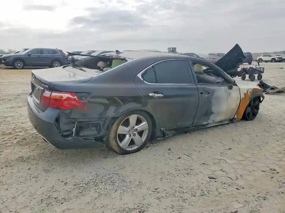 JTHBL5EF0B5106561 2011 LEXUS LS460-2