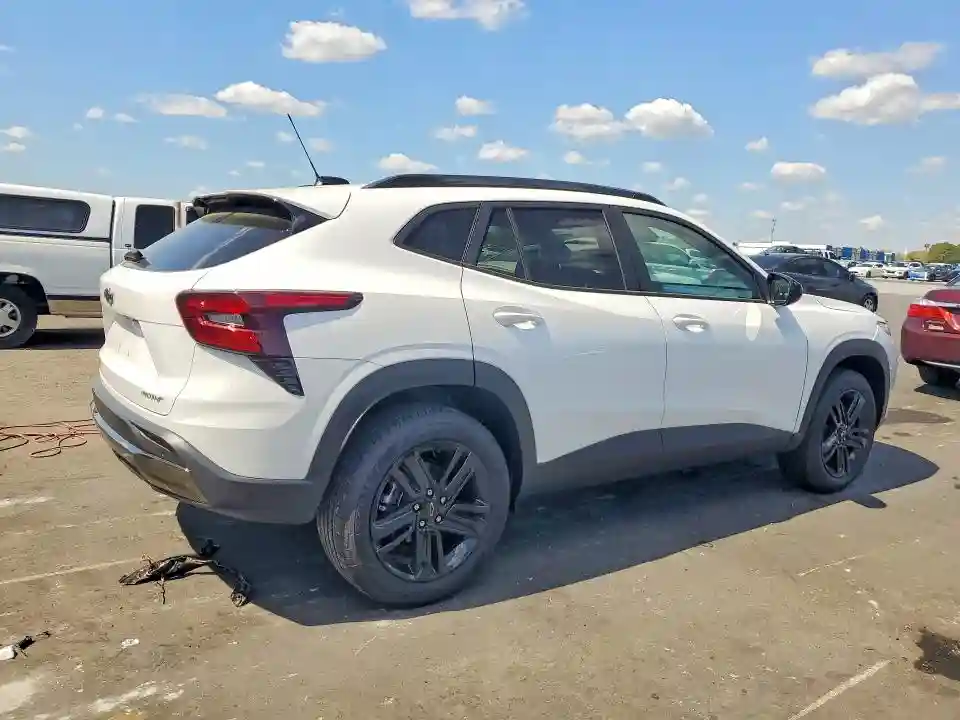 KL77LKEP3SC278414 2025 CHEVROLET TRAX-2