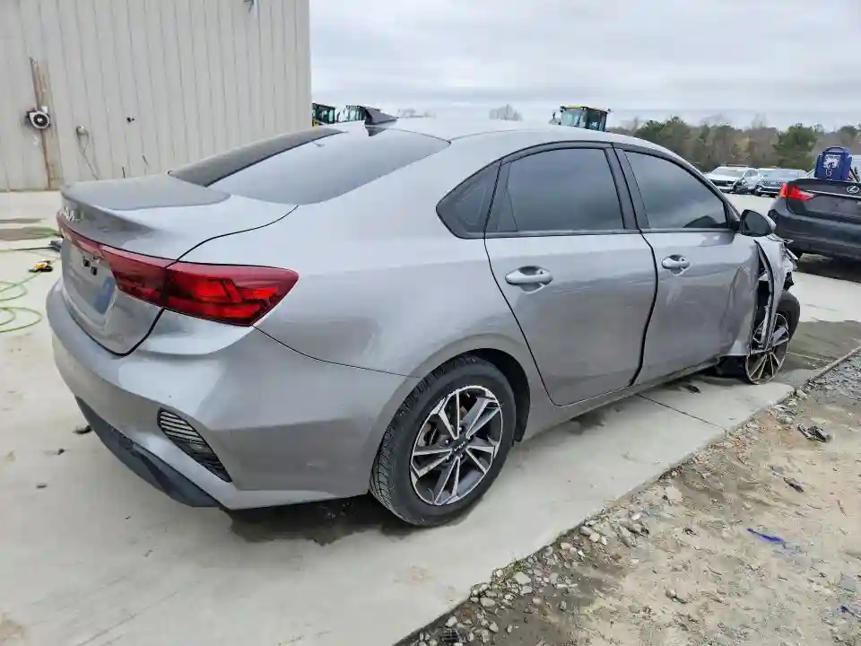 3KPF24AD2NE481011 2022 KIA FORTE-2