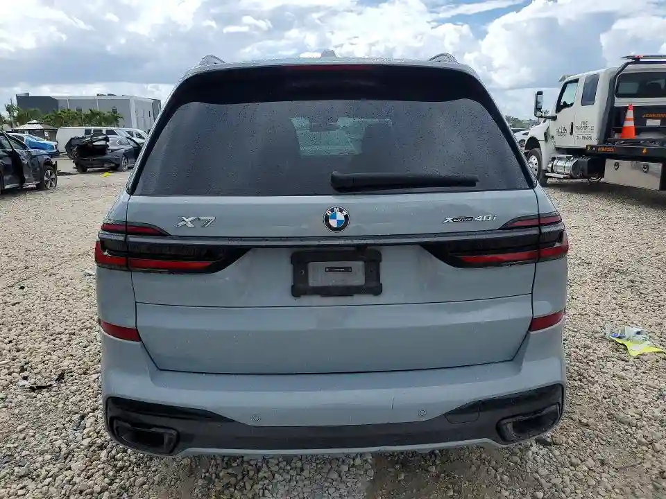 5UX23EM0XS9Y68348 2025 BMW X7-5
