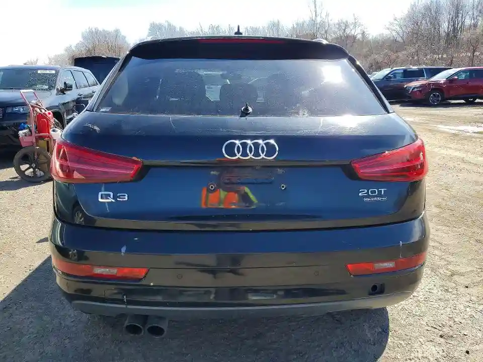 WA1ECCFS0HR003960 2017 AUDI Q3-5
