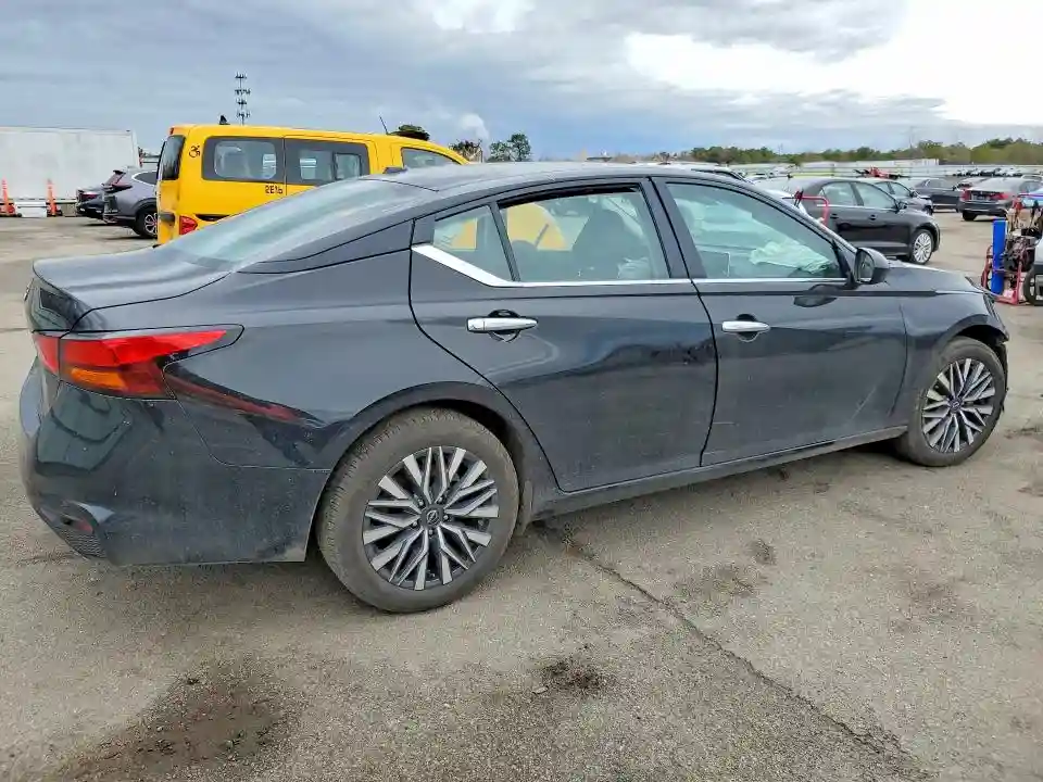 1N4BL4DVXSN374740 2025 NISSAN ALTIMA-2