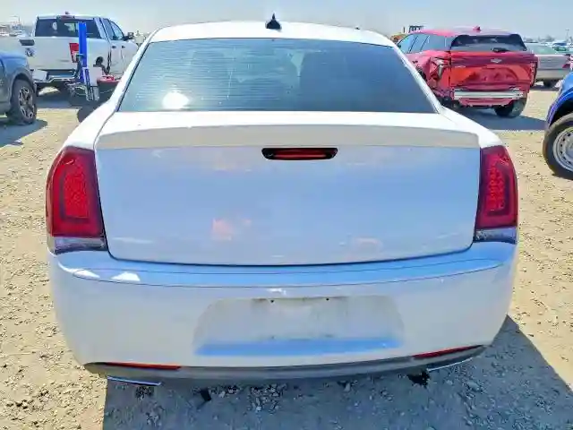 2C3CCABG1HH577961 2017 CHRYSLER 300-5
