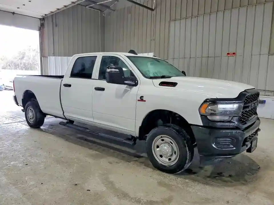 3C6UR5HL5RG114093 2024 RAM 2500-3