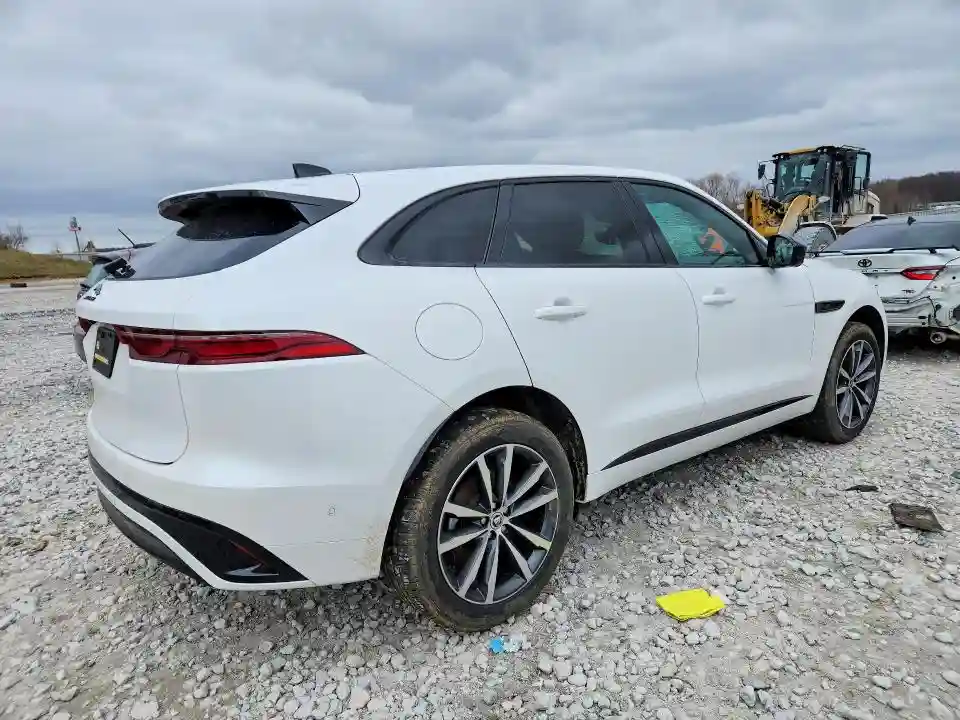 SADCT2EX1RA736334 2024 JAGUAR F-PACE-2