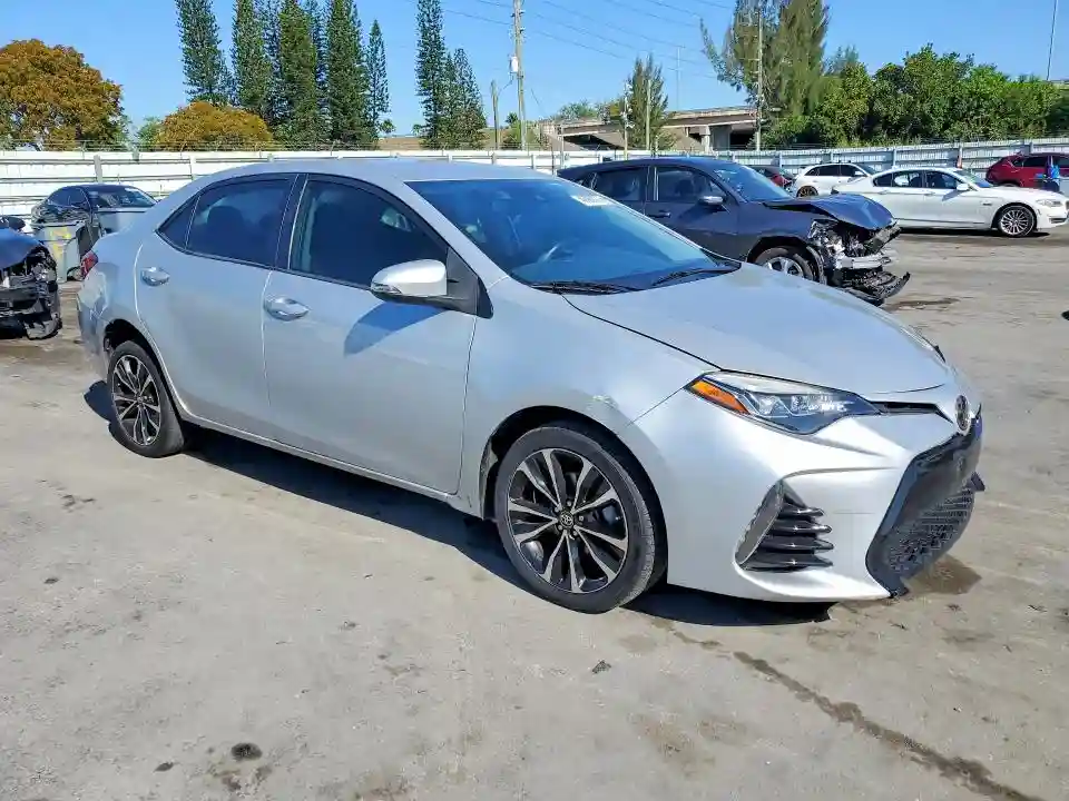 5YFBURHEXJP810048 2018 TOYOTA COROLLA-3
