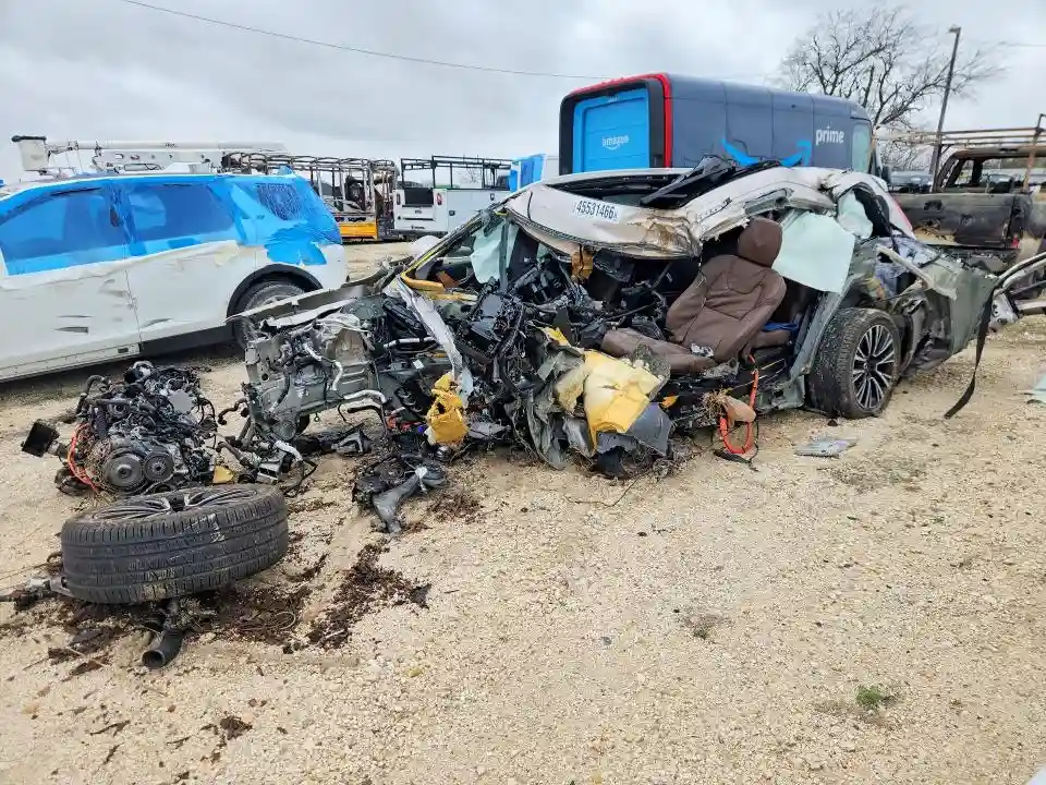 YV4H60CV9P1977289 2023 VOLVO XC90-0