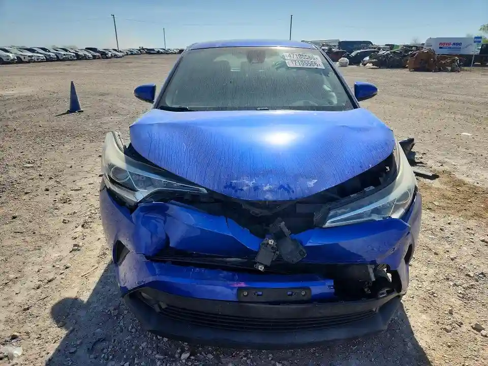 NMTKHMBX2JR048986 2018 TOYOTA C-HR-4