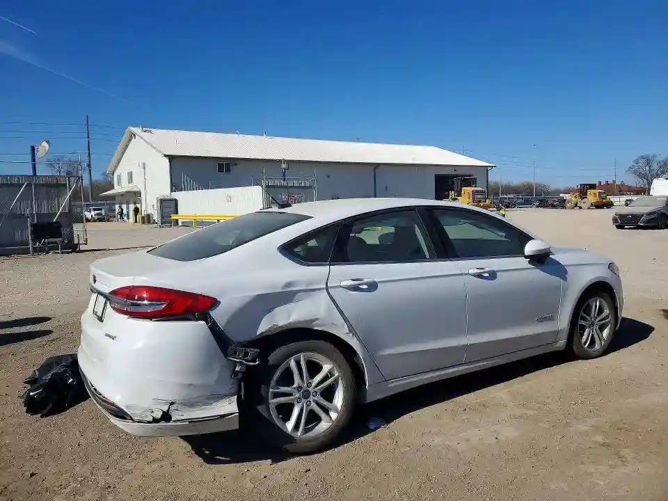 3FA6P0UU2JR100420 2018 FORD FUSION-2