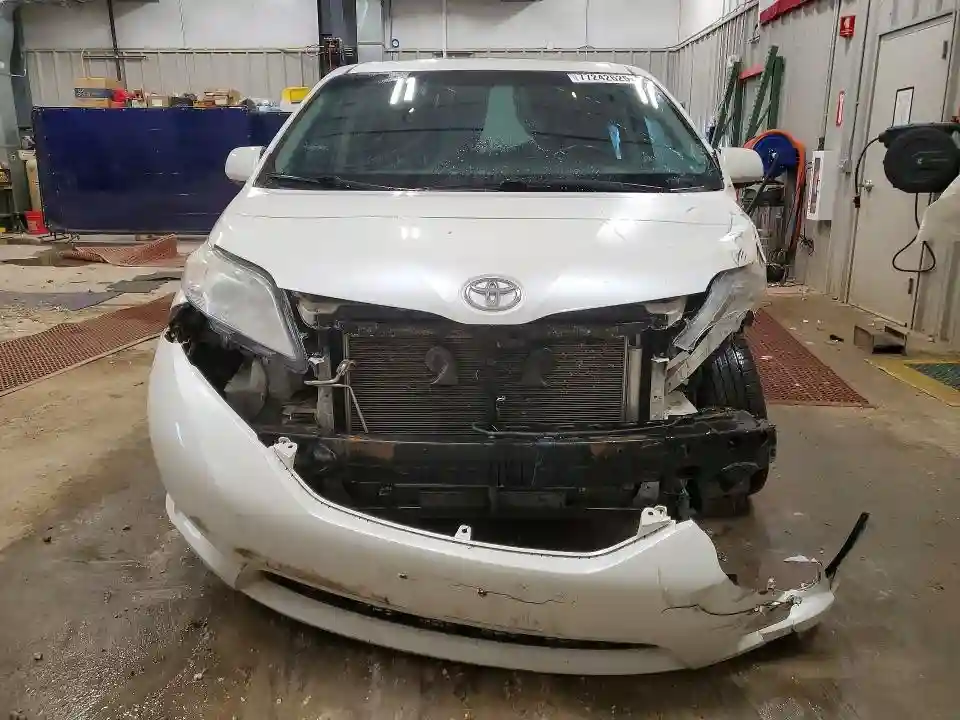 5TDDK3DC5FS097820 2015 TOYOTA SIENNA-4