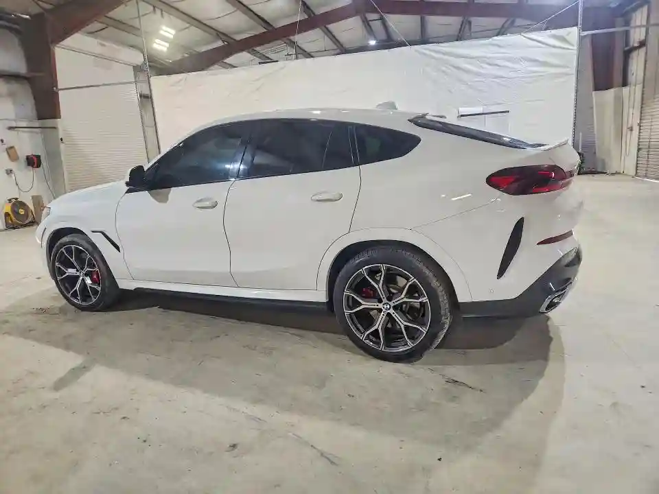 5UXCY6C07M9H29698 2021 BMW X6-1