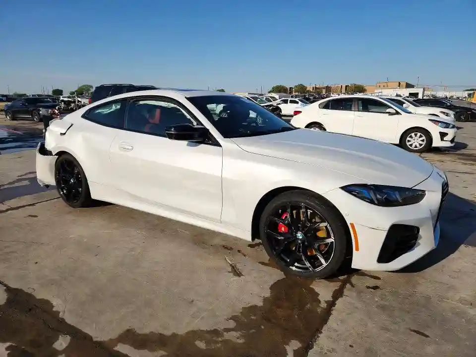 WBA83DA03SCT82734 2025 BMW M4-3