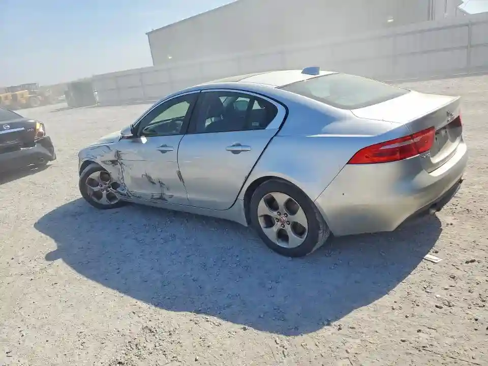SAJAS4FX4JCP20235 2018 JAGUAR XE-1