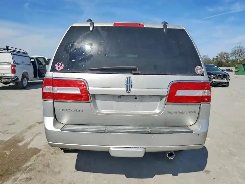 5LMJJ2H5XDEL08842 2013 LINCOLN TOWNHOUSE NAVIGATOR-5