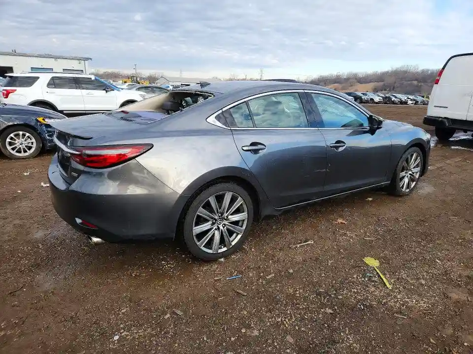 JM1GL1WYXJ1328661 2018 MAZDA 6-2