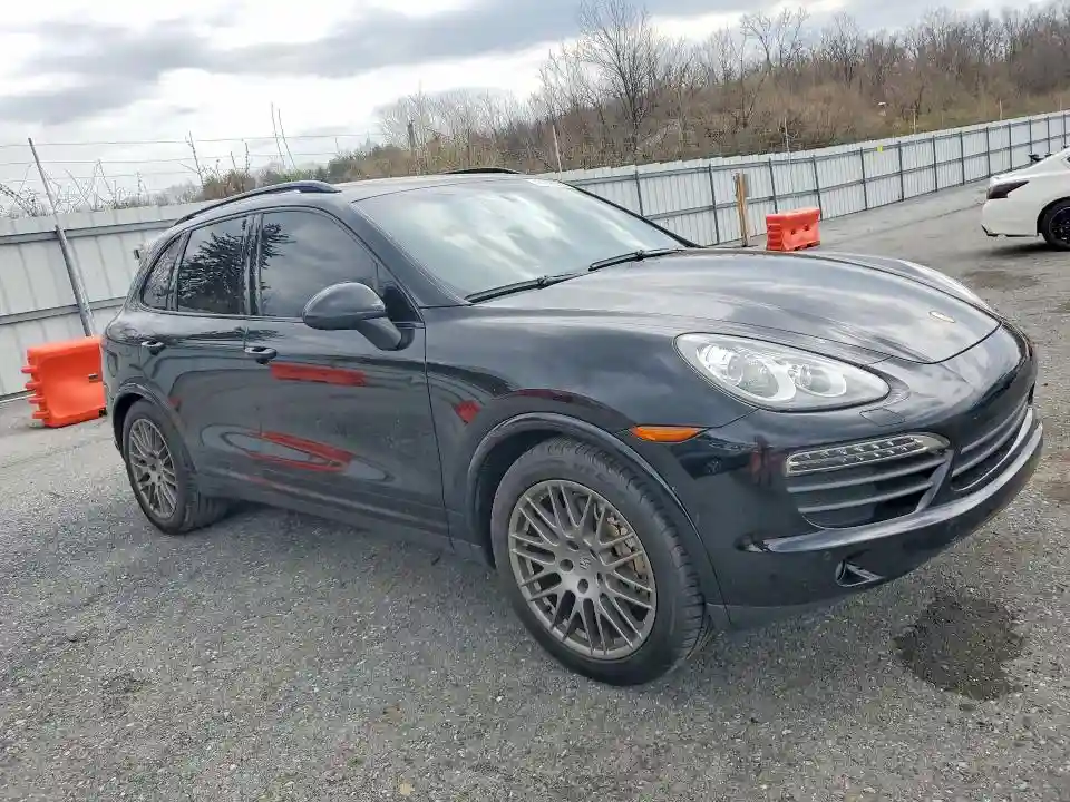 WP1AB2A28ELA55133 2014 PORSCHE CAYENNE S-3