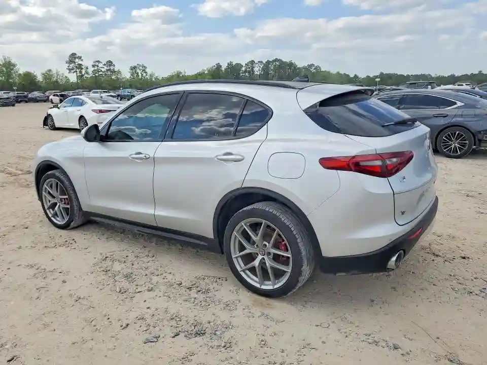 ZASFAKNN8J7B92646 2018 ALFA ROMEO STELVIO-1