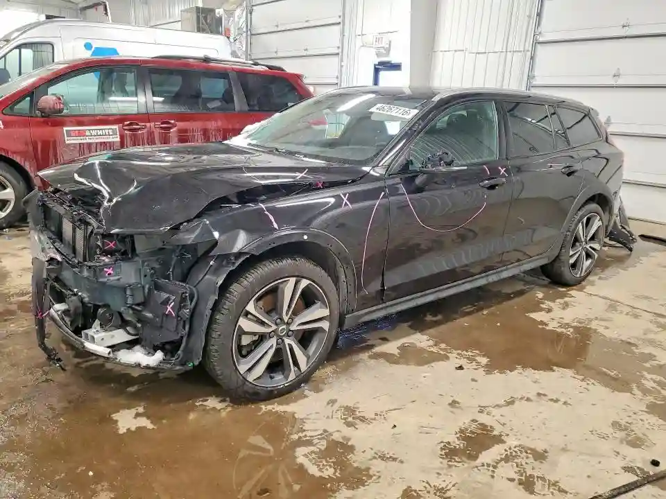 YV4L12WK0S2148992 2025 VOLVO V60-0