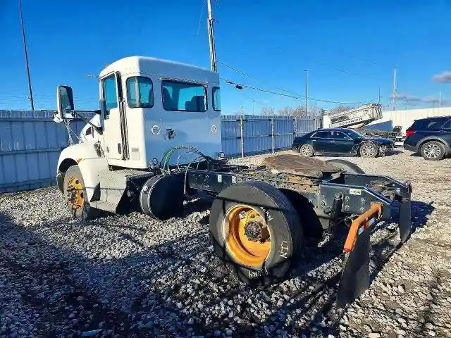 2XKHAJ8X2HM160486 2017 KENW CONSTRUCTI-2